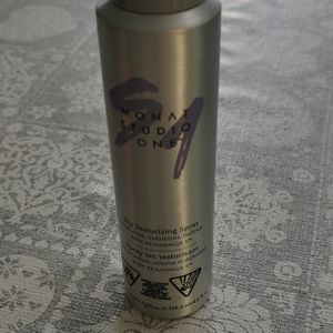 Monat Dry Texturizing Spray
